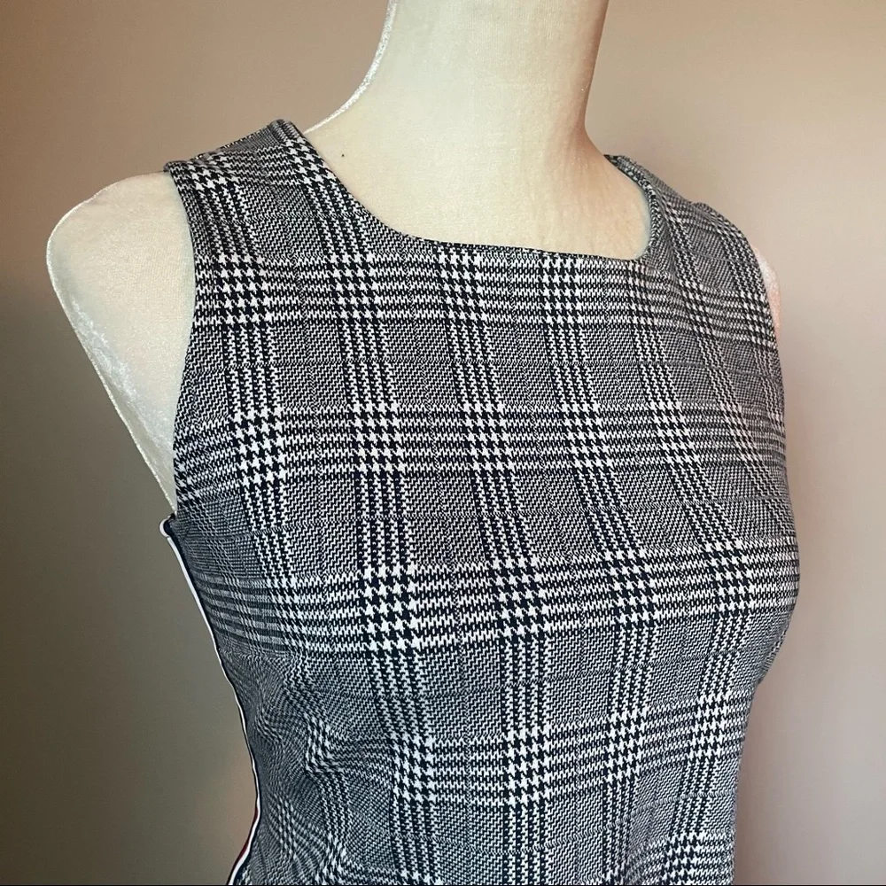 Banana Republic Sheath Dress - Picture 5 of 13